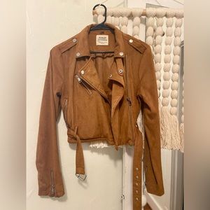 Suede tan moto jacket from Lulu’s. Size small. Lightly worn. Great condition